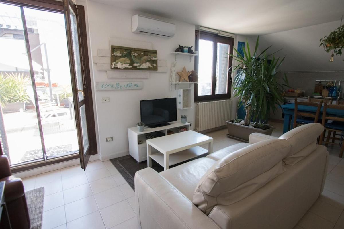 The Little Penthouse Apartment Seregno Exterior photo